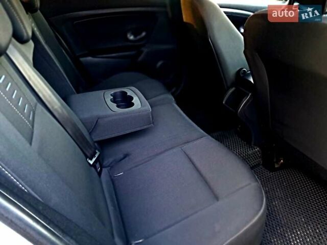 Сірий Рено Меган, об'ємом двигуна 1.9 л та пробігом 266 тис. км за 6800 $, фото 18 на Automoto.ua