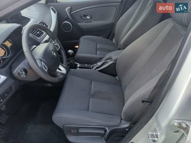 Серый Рено Меган, объемом двигателя 1.5 л и пробегом 280 тыс. км за 8300 $, фото 6 на Automoto.ua