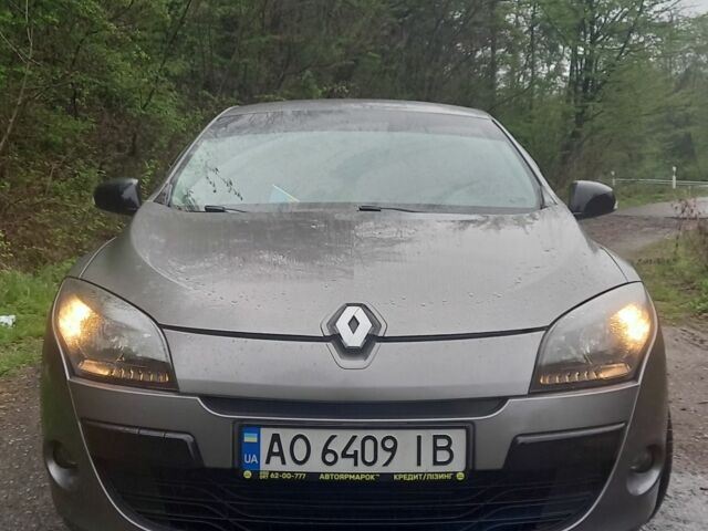 Сірий Рено Меган, об'ємом двигуна 1.5 л та пробігом 250 тис. км за 7200 $, фото 1 на Automoto.ua