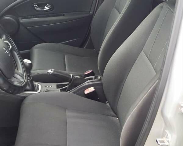 Серый Рено Меган, объемом двигателя 1.46 л и пробегом 270 тыс. км за 6600 $, фото 2 на Automoto.ua