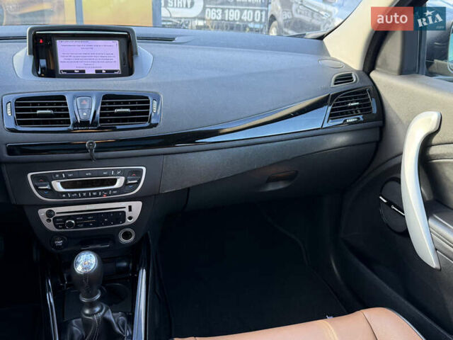 Сірий Рено Меган, об'ємом двигуна 1.5 л та пробігом 235 тис. км за 8900 $, фото 31 на Automoto.ua