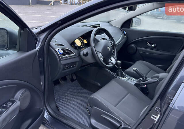 Серый Рено Меган, объемом двигателя 1.46 л и пробегом 183 тыс. км за 8100 $, фото 57 на Automoto.ua