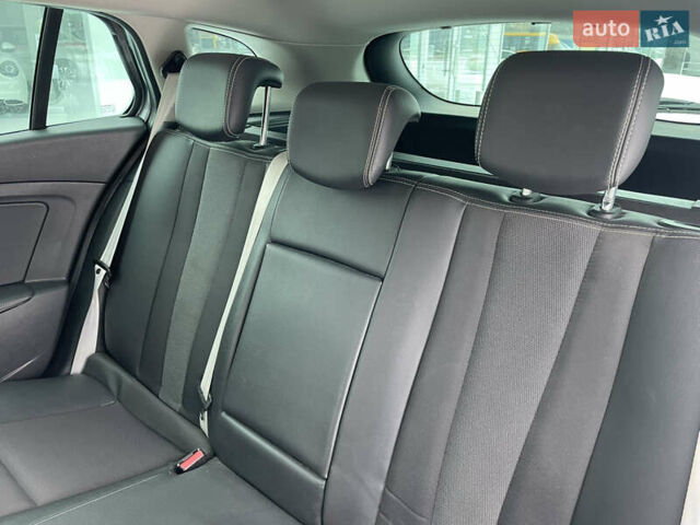 Сірий Рено Меган, об'ємом двигуна 1.46 л та пробігом 281 тис. км за 7990 $, фото 15 на Automoto.ua