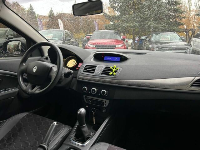 Серый Рено Меган, объемом двигателя 1.5 л и пробегом 289 тыс. км за 7500 $, фото 16 на Automoto.ua