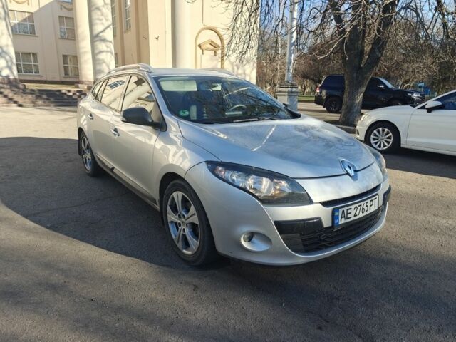 Сірий Рено Меган, об'ємом двигуна 1.5 л та пробігом 145 тис. км за 8200 $, фото 1 на Automoto.ua
