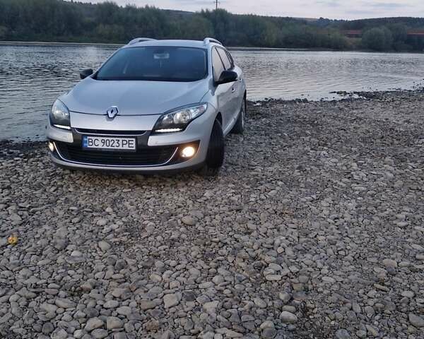 Серый Рено Меган, объемом двигателя 1.5 л и пробегом 290 тыс. км за 8400 $, фото 1 на Automoto.ua