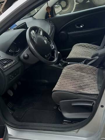 Серый Рено Меган, объемом двигателя 1.46 л и пробегом 276 тыс. км за 6000 $, фото 9 на Automoto.ua