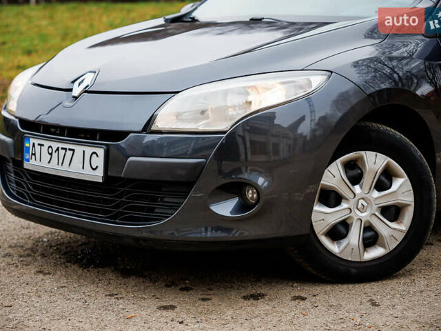 Серый Рено Меган, объемом двигателя 1.46 л и пробегом 189 тыс. км за 7950 $, фото 15 на Automoto.ua
