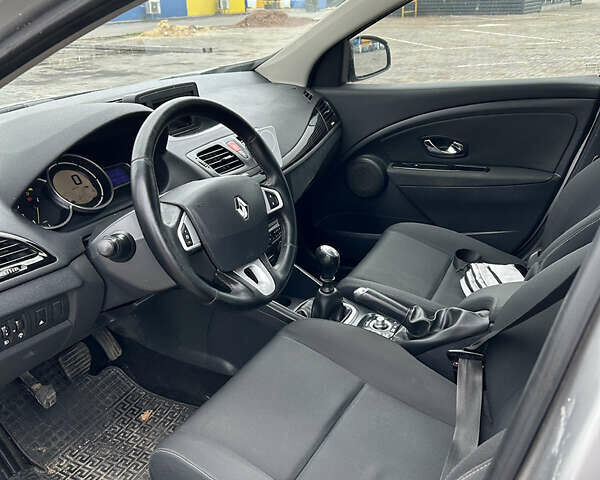 Серый Рено Меган, объемом двигателя 1.46 л и пробегом 239 тыс. км за 5300 $, фото 11 на Automoto.ua