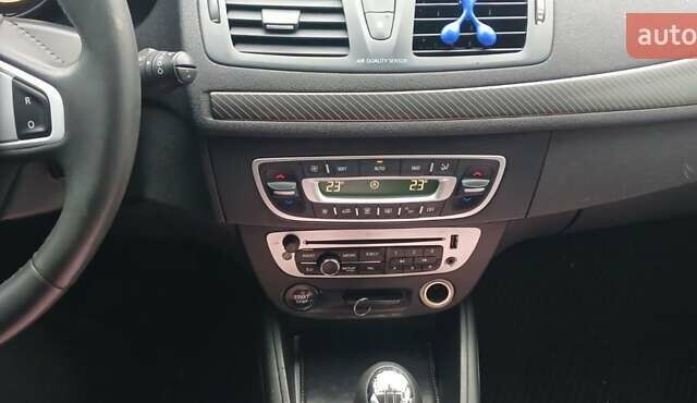 Сірий Рено Меган, об'ємом двигуна 1.46 л та пробігом 309 тис. км за 7500 $, фото 22 на Automoto.ua