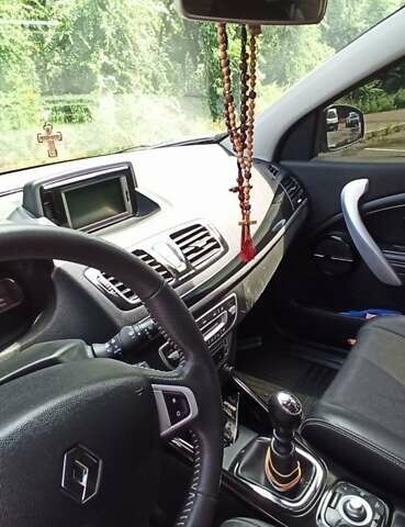 Сірий Рено Меган, об'ємом двигуна 1.46 л та пробігом 325 тис. км за 8700 $, фото 35 на Automoto.ua