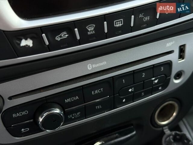 Серый Рено Меган, объемом двигателя 1.6 л и пробегом 235 тыс. км за 7850 $, фото 29 на Automoto.ua