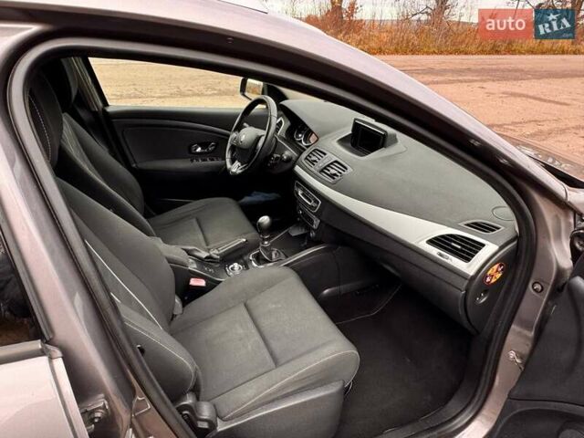 Сірий Рено Меган, об'ємом двигуна 1.46 л та пробігом 279 тис. км за 7450 $, фото 11 на Automoto.ua