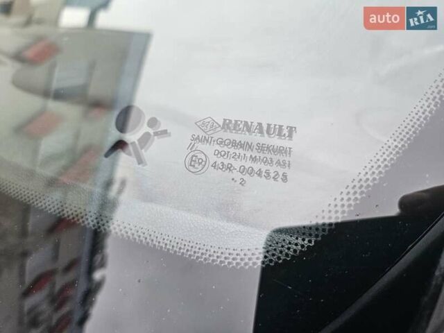 Серый Рено Меган, объемом двигателя 1.6 л и пробегом 173 тыс. км за 7450 $, фото 39 на Automoto.ua