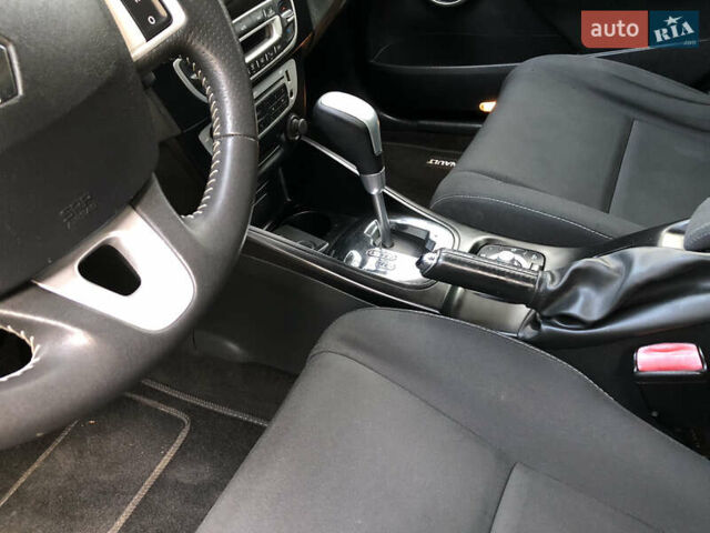 Серый Рено Меган, объемом двигателя 1.5 л и пробегом 251 тыс. км за 8450 $, фото 29 на Automoto.ua