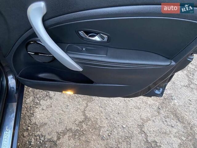 Серый Рено Меган, объемом двигателя 1.5 л и пробегом 194 тыс. км за 8850 $, фото 156 на Automoto.ua