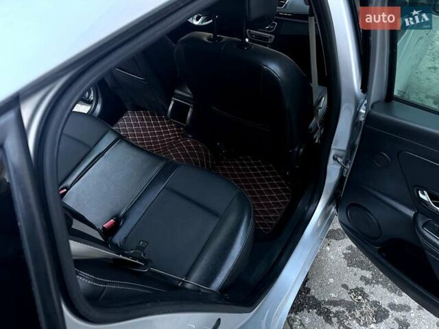 Сірий Рено Меган, об'ємом двигуна 1.6 л та пробігом 230 тис. км за 7700 $, фото 48 на Automoto.ua