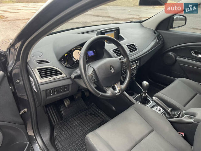 Серый Рено Меган, объемом двигателя 1.46 л и пробегом 190 тыс. км за 8500 $, фото 8 на Automoto.ua