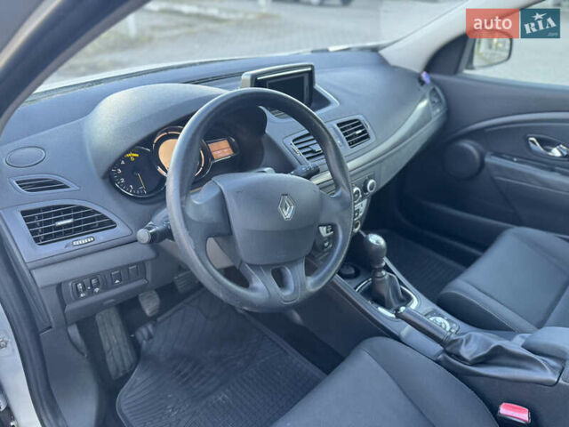 Сірий Рено Меган, об'ємом двигуна 1.5 л та пробігом 250 тис. км за 7250 $, фото 19 на Automoto.ua