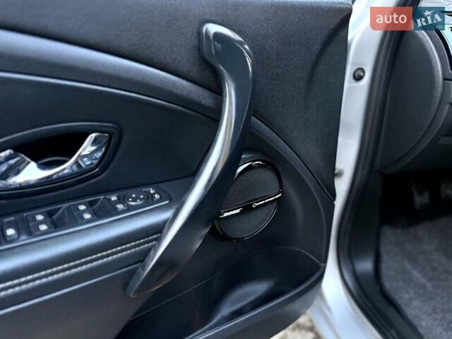 Сірий Рено Меган, об'ємом двигуна 1.6 л та пробігом 230 тис. км за 7700 $, фото 23 на Automoto.ua