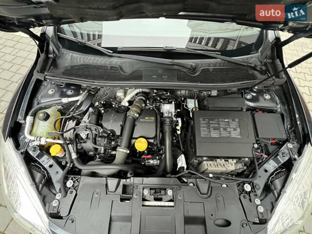 Серый Рено Меган, объемом двигателя 1.5 л и пробегом 203 тыс. км за 7700 $, фото 56 на Automoto.ua