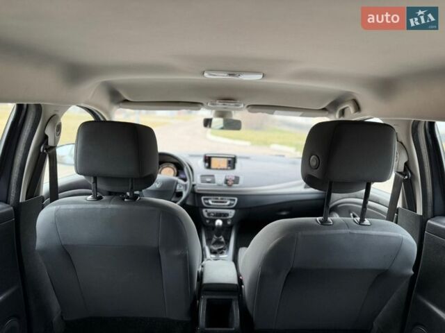 Сірий Рено Меган, об'ємом двигуна 1.46 л та пробігом 225 тис. км за 6800 $, фото 30 на Automoto.ua