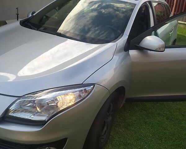 Рено Меган 2013 в Каменке-Бугской на Automoto.ua Серый Рено Меган, объемом двигателя 1.46 л и пробегом 290 тыс. км за 7000 $, фото 5 на Automoto.ua
