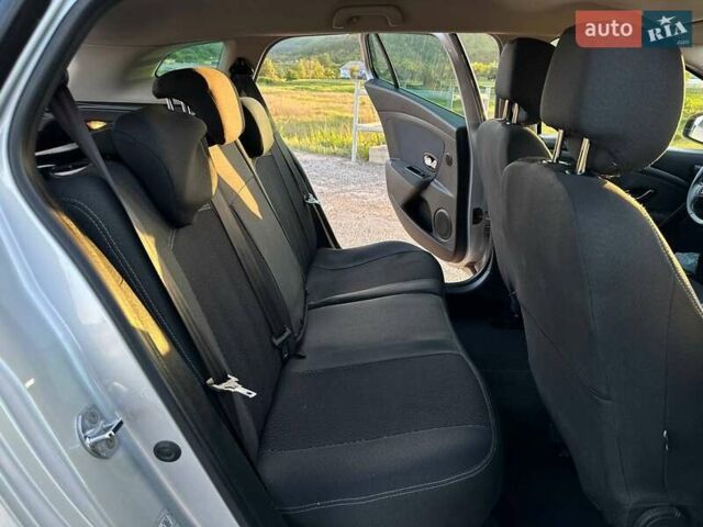 Рено Меган 2013 в Виннице на Automoto.ua Серый Рено Меган, объемом двигателя 1.46 л и пробегом 270 тыс. км за 7800 $, фото 18 на Automoto.ua