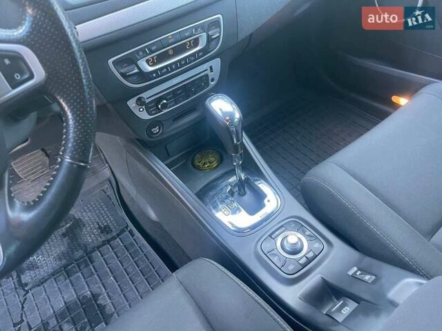 Серый Рено Меган, объемом двигателя 1.46 л и пробегом 225 тыс. км за 8990 $, фото 22 на Automoto.ua