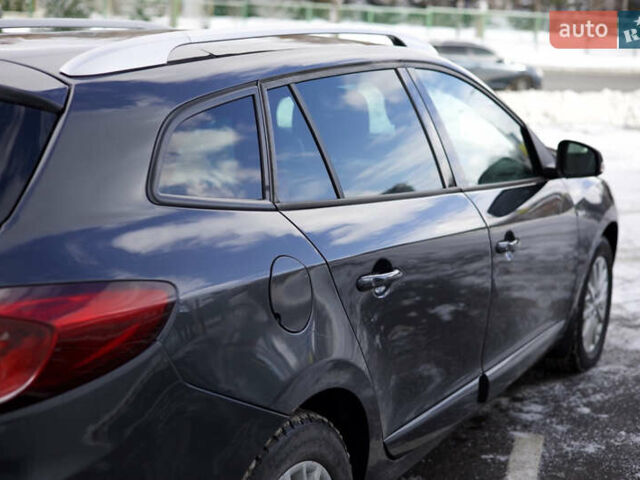 Серый Рено Меган, объемом двигателя 1.46 л и пробегом 313 тыс. км за 8100 $, фото 19 на Automoto.ua