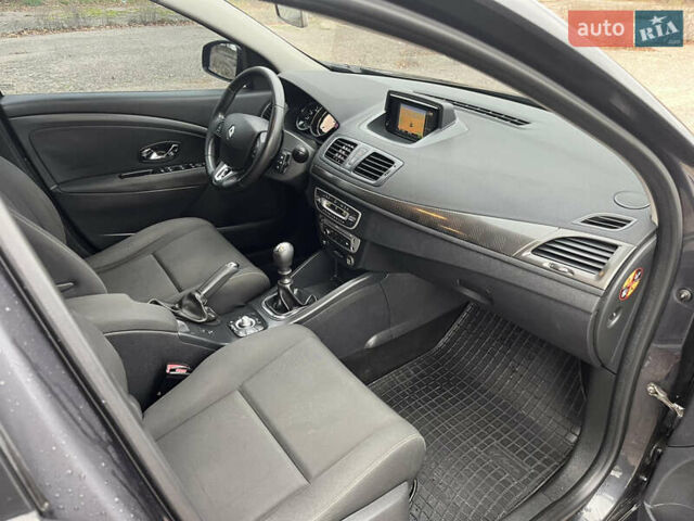 Серый Рено Меган, объемом двигателя 1.46 л и пробегом 190 тыс. км за 8500 $, фото 7 на Automoto.ua
