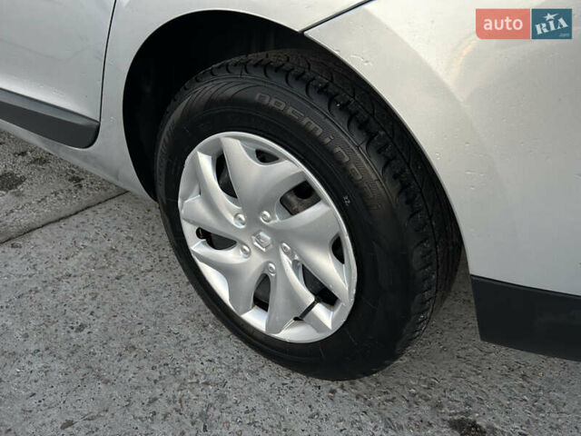 Серый Рено Меган, объемом двигателя 1.46 л и пробегом 250 тыс. км за 7500 $, фото 28 на Automoto.ua