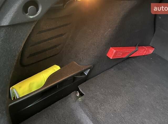 Серый Рено Меган, объемом двигателя 1.5 л и пробегом 194 тыс. км за 8850 $, фото 147 на Automoto.ua