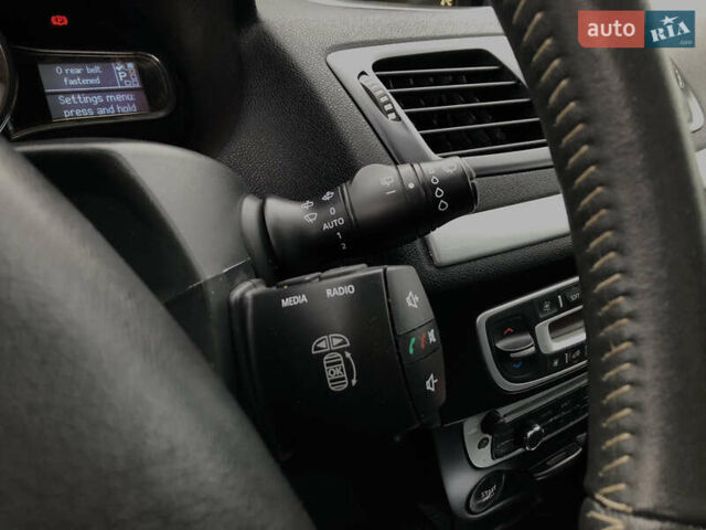 Серый Рено Меган, объемом двигателя 1.5 л и пробегом 256 тыс. км за 8350 $, фото 59 на Automoto.ua