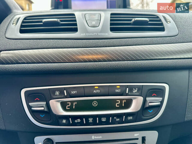 Сірий Рено Меган, об'ємом двигуна 1.5 л та пробігом 255 тис. км за 7700 $, фото 22 на Automoto.ua