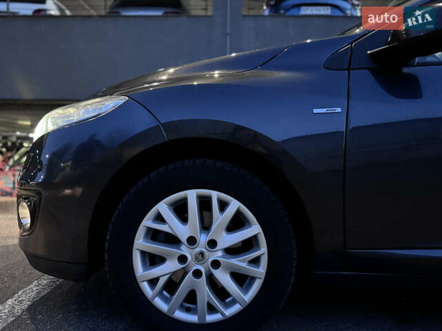 Сірий Рено Меган, об'ємом двигуна 1.46 л та пробігом 241 тис. км за 8800 $, фото 3 на Automoto.ua