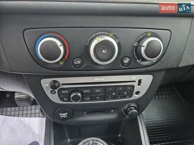 Серый Рено Меган, объемом двигателя 1.6 л и пробегом 173 тыс. км за 7450 $, фото 79 на Automoto.ua