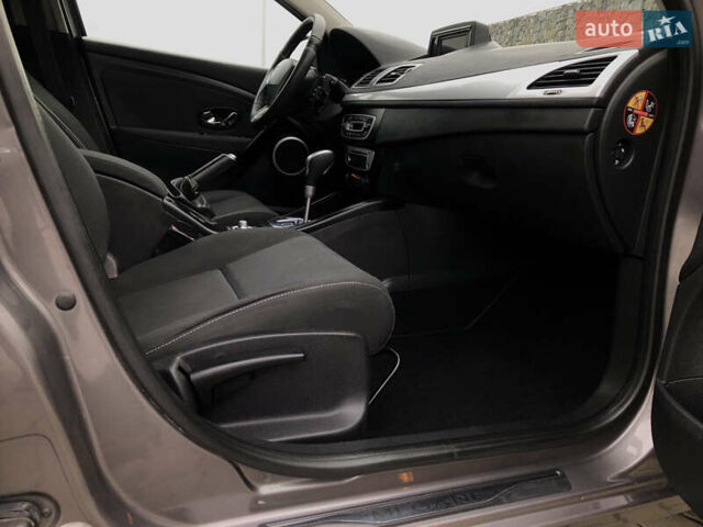 Серый Рено Меган, объемом двигателя 1.5 л и пробегом 256 тыс. км за 8350 $, фото 54 на Automoto.ua