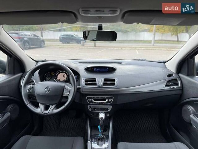 Серый Рено Меган, объемом двигателя 1.46 л и пробегом 253 тыс. км за 6400 $, фото 15 на Automoto.ua