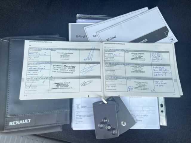 Серый Рено Меган, объемом двигателя 0 л и пробегом 265 тыс. км за 9000 $, фото 3 на Automoto.ua