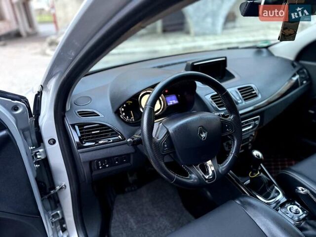 Сірий Рено Меган, об'ємом двигуна 1.6 л та пробігом 230 тис. км за 7700 $, фото 29 на Automoto.ua