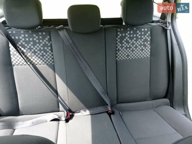 Сірий Рено Меган, об'ємом двигуна 1.2 л та пробігом 179 тис. км за 8250 $, фото 2 на Automoto.ua