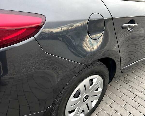 Серый Рено Меган, объемом двигателя 1.5 л и пробегом 247 тыс. км за 8300 $, фото 13 на Automoto.ua