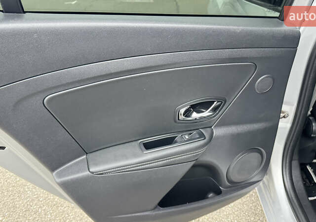 Серый Рено Меган, объемом двигателя 1.5 л и пробегом 184 тыс. км за 9699 $, фото 16 на Automoto.ua