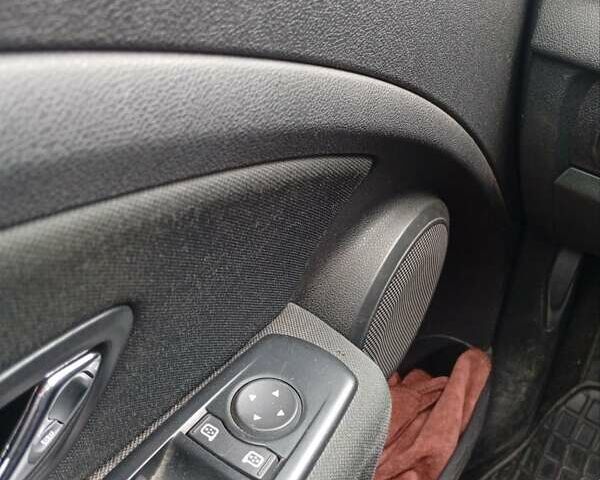 Сірий Рено Меган, об'ємом двигуна 1.46 л та пробігом 300 тис. км за 7500 $, фото 8 на Automoto.ua