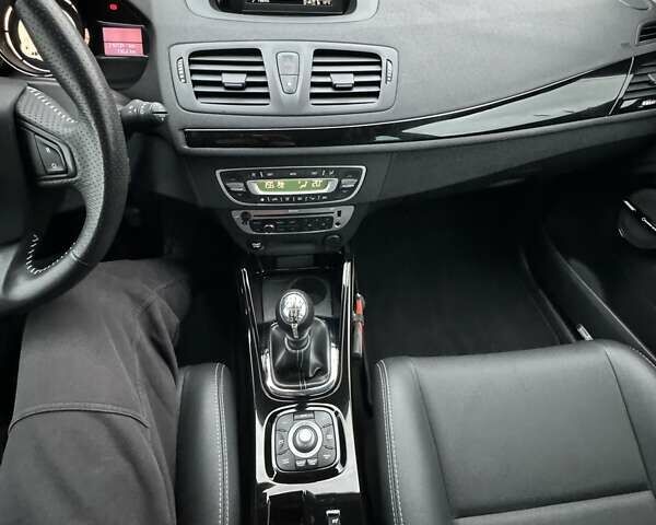 Серый Рено Меган, объемом двигателя 1.5 л и пробегом 210 тыс. км за 9850 $, фото 36 на Automoto.ua