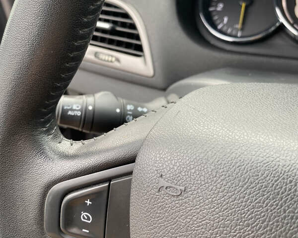 Серый Рено Меган, объемом двигателя 1.46 л и пробегом 183 тыс. км за 9300 $, фото 26 на Automoto.ua