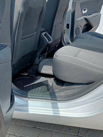 Сірий Рено Меган, об'ємом двигуна 1.46 л та пробігом 365 тис. км за 8300 $, фото 13 на Automoto.ua