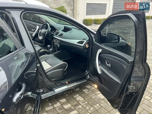 Серый Рено Меган, объемом двигателя 1.46 л и пробегом 230 тыс. км за 7470 $, фото 69 на Automoto.ua