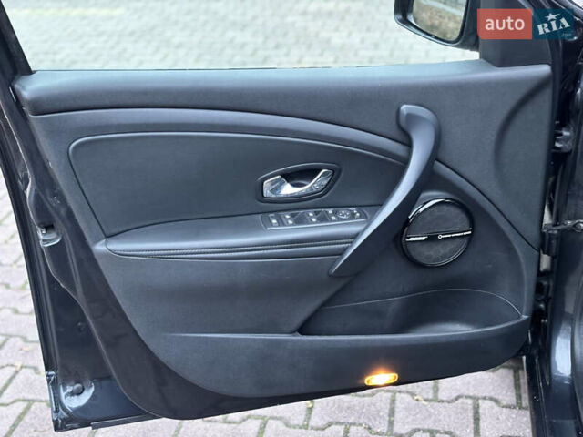 Серый Рено Меган, объемом двигателя 1.5 л и пробегом 264 тыс. км за 7600 $, фото 13 на Automoto.ua